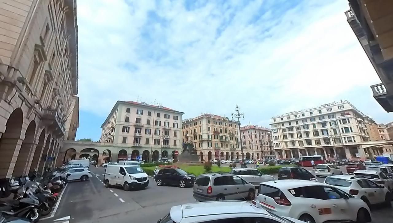 Tra Centro E Mare - Intero Appartamento Con Parcheggio Savona Exterior foto