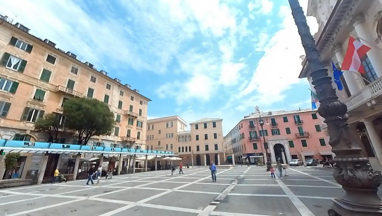 Tra Centro E Mare - Intero Appartamento Con Parcheggio Savona Exterior foto