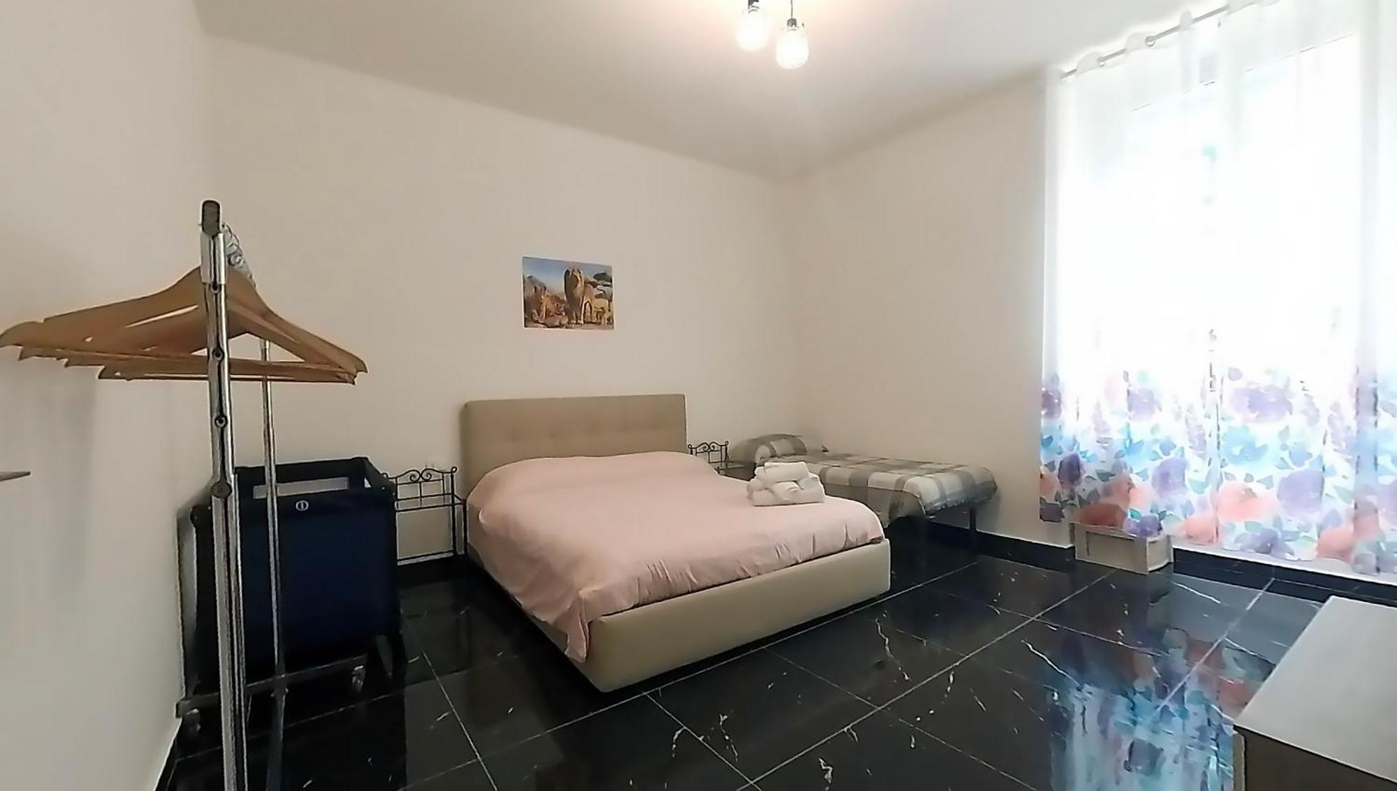 Tra Centro E Mare - Intero Appartamento Con Parcheggio Savona Exterior foto