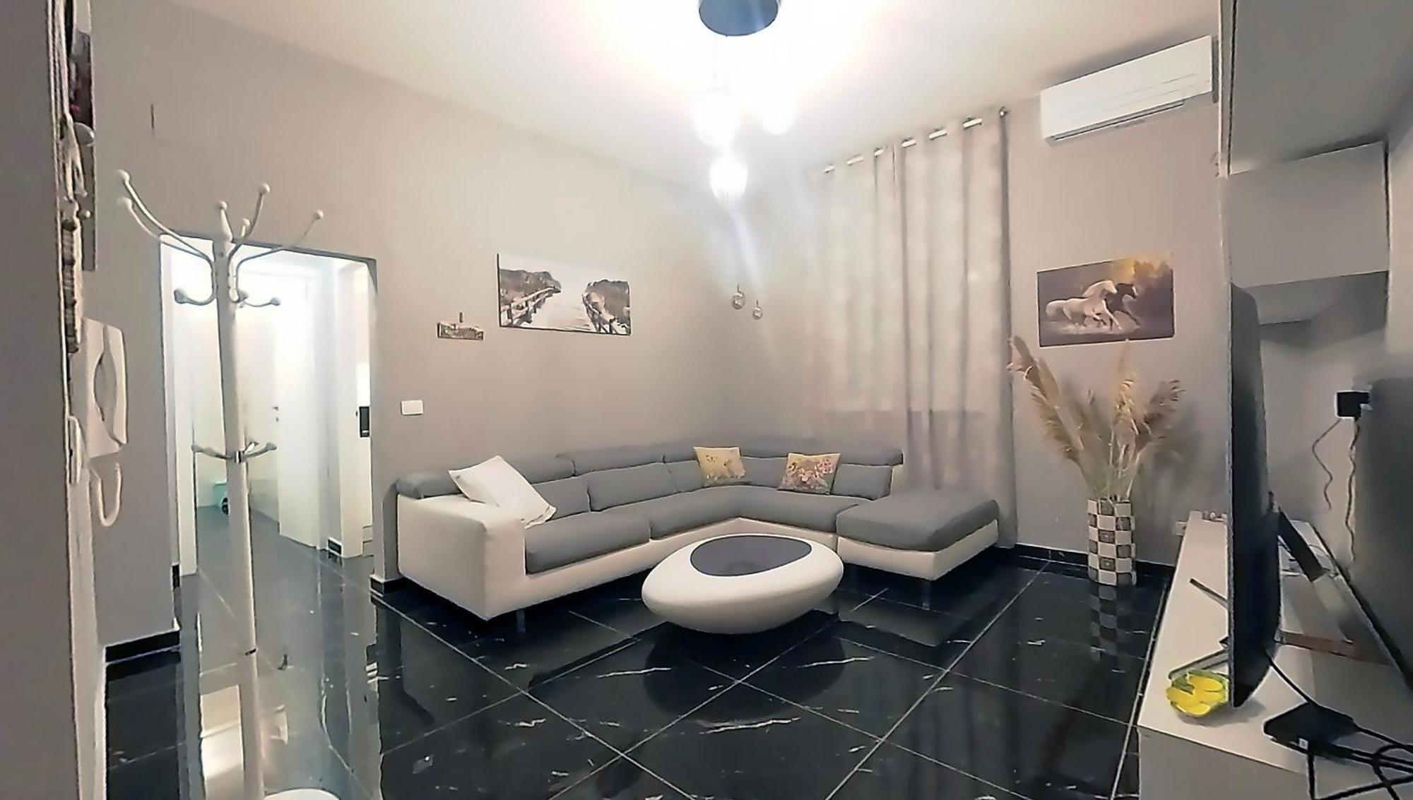 Tra Centro E Mare - Intero Appartamento Con Parcheggio Savona Exterior foto