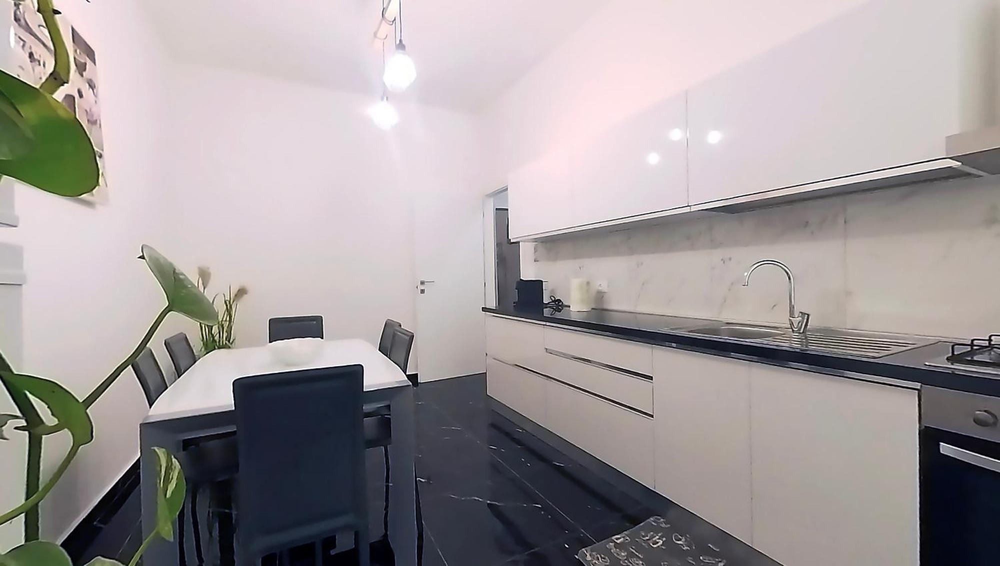 Tra Centro E Mare - Intero Appartamento Con Parcheggio Savona Exterior foto